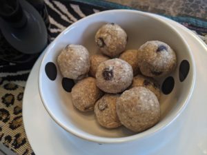 Chocolate chips protein balls